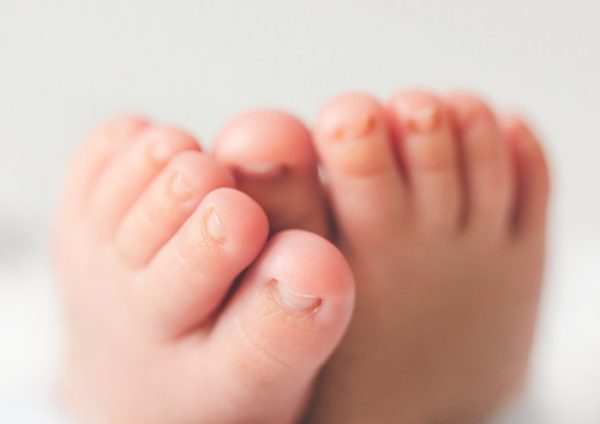 newborn baby toes