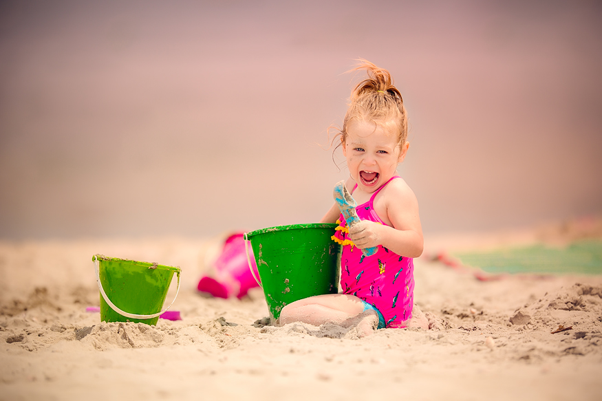 TracySweeney_ElanStudio_girl_toddler_playing_in_sand_7