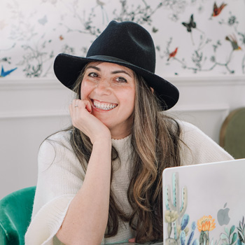 Lena Antaramian, NAPCP photography mentor specializing in pricing, client management, workflow, marketing, editing, and in-person sales